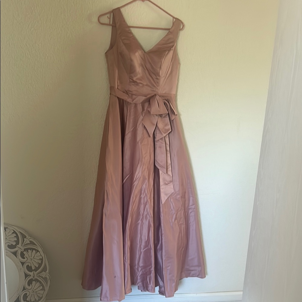 Pink Sleeveless V-Neck Maxi Gown for Weddings